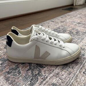 Special Edition Veja x Amour Vert Esplar Sneaker